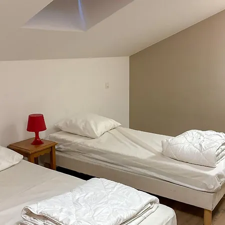 Apartment Notre-dame-de-bellecombe: Confort Pour 6 Personnes, 2 Chambres, Equipements Modernes - Fr-1-807-69