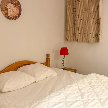 Notre-dame-de-bellecombe: Confort Pour 6 Personnes, 2 Chambres, Equipements Modernes - Fr-1-807-69 Apartment *